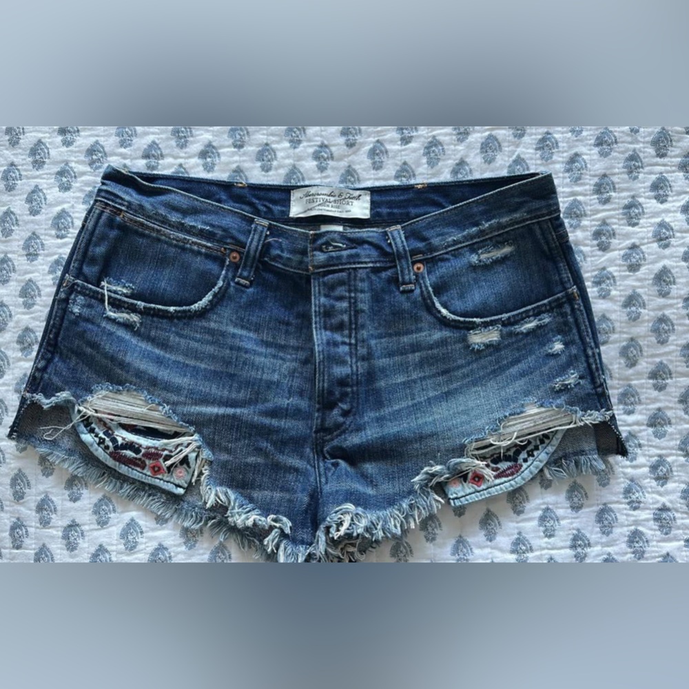Abercrombie festival short 28